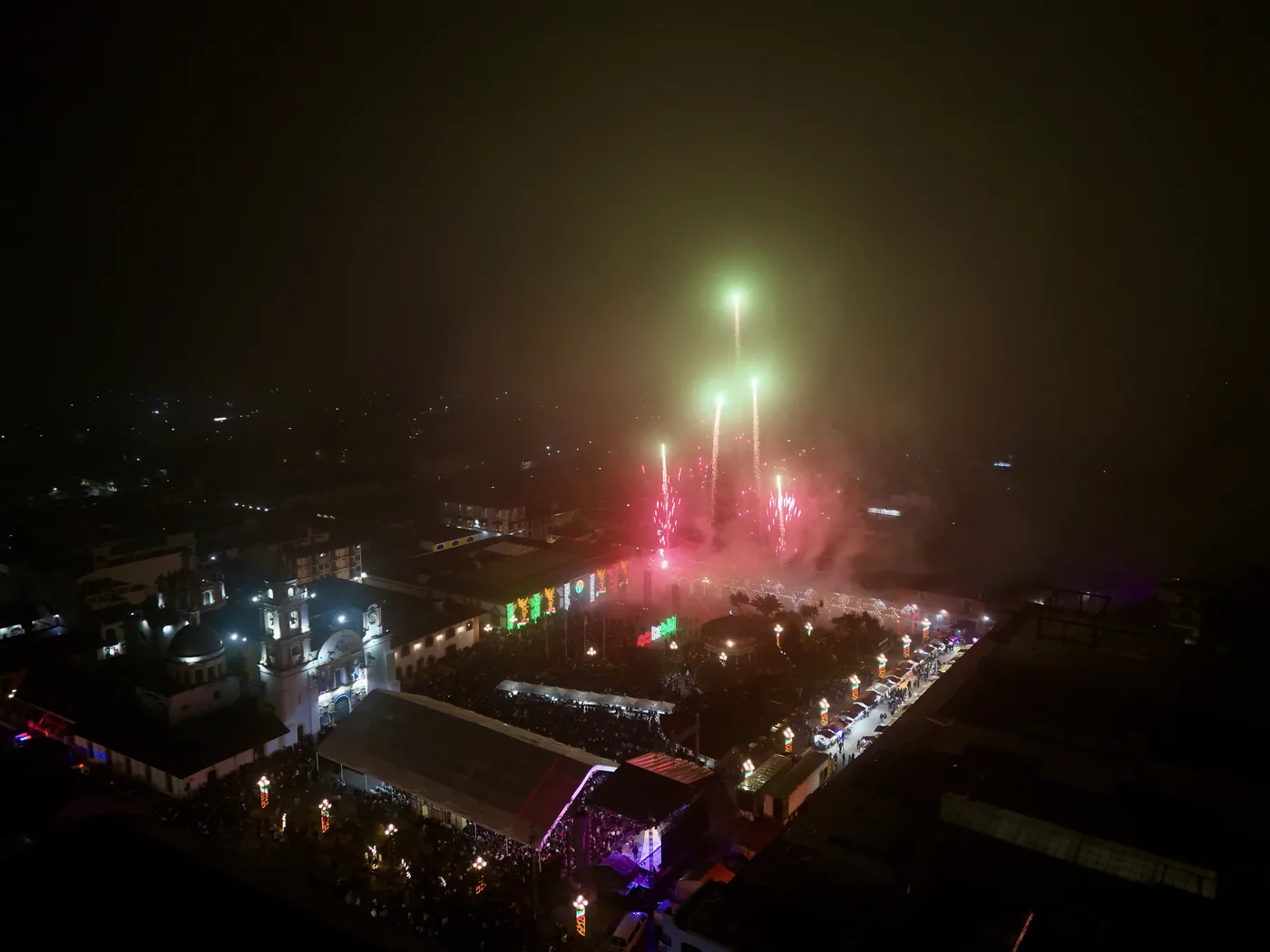 Fireworks over the main square of Chignahuapan on the night of the Grito, seen from the air