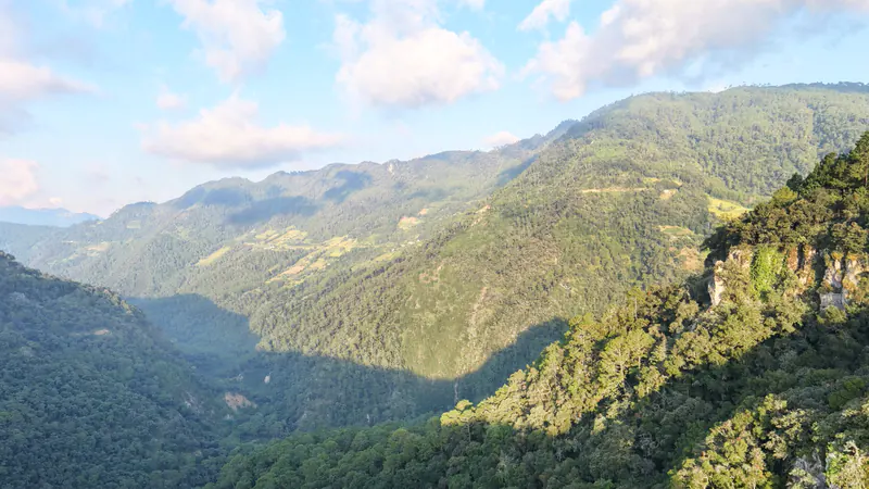 La sierra y el valle de Quetzalapan con la luz de la tarde.