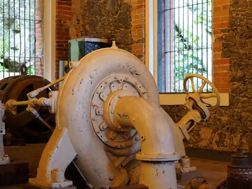 One of the turbines of the old Quetzalapan hydroelectric plant
