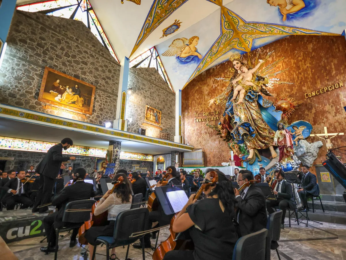 Imagen monumental de la Inmaculada Concepción en la Basílica de Chignahuapan