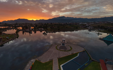 La laguna al amanecer · 360°