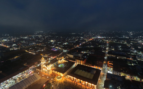 El pueblo mágico de noche · 360°