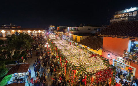El tianguis navideño · 360°